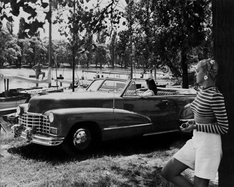  Cadillac Series 62 Convertible 1946 года  (фото 9 из 15)